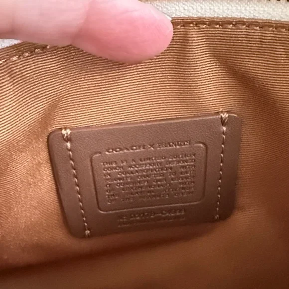 Coach Peanuts leather wristlet Snoopy Woodstock Hapoy Camper NEW - Picture 7 of 10